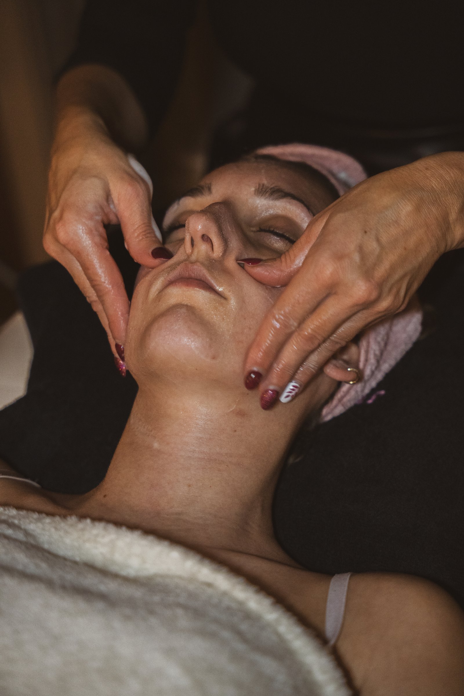 Relaxerende gelaatsverzorging op maat – Peau-tique Menen